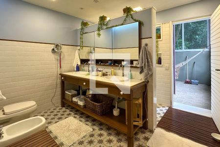 Casa à venda com 1800m², 11 quartos e 8 vagas Casa à venda com 1800m², 11 quartos e 8 vagasSuíte 01 - Casa 01