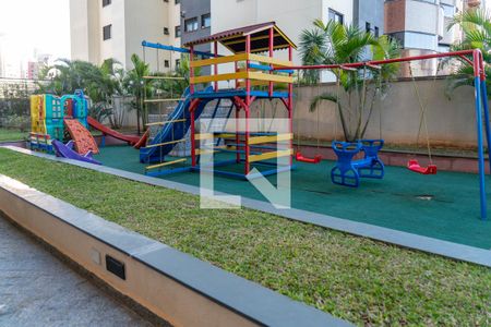Apartamento à venda com 130m², 3 quartos e 3 vagasÁrea comum - Playground