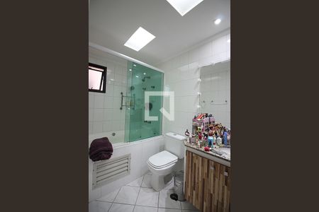 Apartamento à venda com 130m², 3 quartos e 3 vagasSuíte 1 Banheiro 