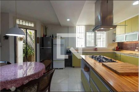 Apartamento à venda com 316m², 6 quartos e 2 vagas