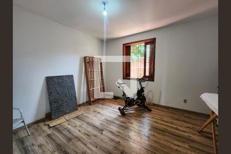 Casa à venda com 690m², 6 quartos e 3 vagas Casa à venda com 690m², 6 quartos e 3 vagasQuarto 3