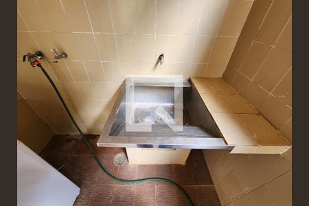 Casa à venda com 690m², 6 quartos e 3 vagas Casa à venda com 690m², 6 quartos e 3 vagasQuintal Lavanderia 2