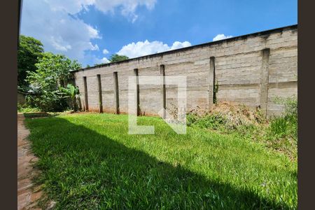 Casa à venda com 690m², 6 quartos e 3 vagas Casa à venda com 690m², 6 quartos e 3 vagasQuintal