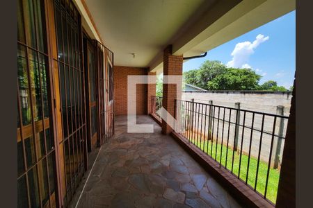 Casa à venda com 690m², 6 quartos e 3 vagas Casa à venda com 690m², 6 quartos e 3 vagasVaranda