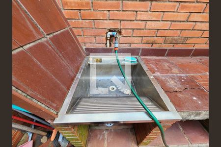 Casa à venda com 690m², 6 quartos e 3 vagas Casa à venda com 690m², 6 quartos e 3 vagasÀrea Externa Superior Lavanderia