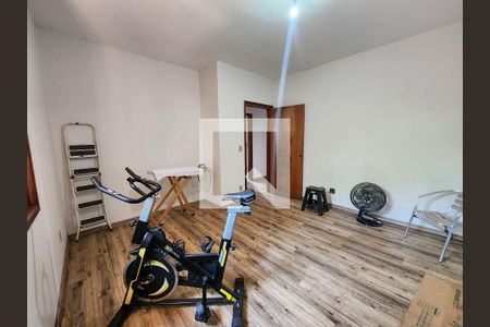 Casa à venda com 690m², 6 quartos e 3 vagas Casa à venda com 690m², 6 quartos e 3 vagasQuarto 3