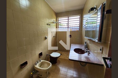 Casa à venda com 690m², 6 quartos e 3 vagas Casa à venda com 690m², 6 quartos e 3 vagasBanheiro