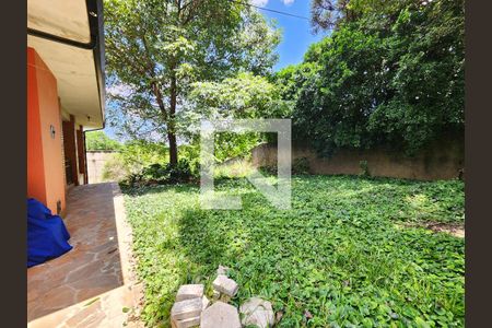 Casa à venda com 690m², 6 quartos e 3 vagas Casa à venda com 690m², 6 quartos e 3 vagasÀrea Externa Superior