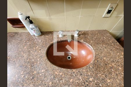 Casa à venda com 690m², 6 quartos e 3 vagas Casa à venda com 690m², 6 quartos e 3 vagasBanheiro 2