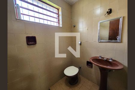 Casa à venda com 690m², 6 quartos e 3 vagas Casa à venda com 690m², 6 quartos e 3 vagasBanheiro Suíte 2