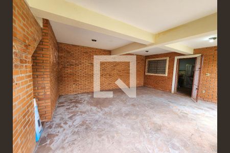 Casa à venda com 690m², 6 quartos e 3 vagas Casa à venda com 690m², 6 quartos e 3 vagasGaragem