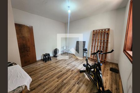 Casa à venda com 690m², 6 quartos e 3 vagas Casa à venda com 690m², 6 quartos e 3 vagasQuarto 3