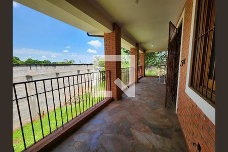 Casa à venda com 690m², 6 quartos e 3 vagas Casa à venda com 690m², 6 quartos e 3 vagasVaranda