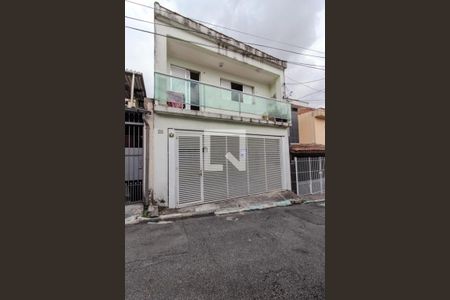 Casa à venda com 300m², 3 quartos e 2 vagas Casa à venda com 300m², 3 quartos e 2 vagasFachada