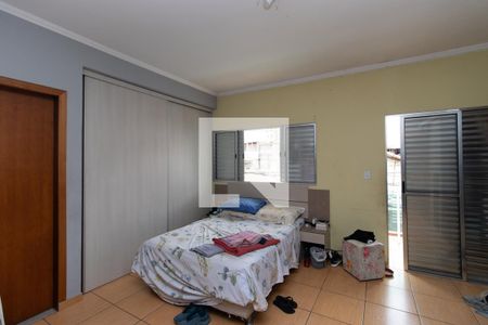 Casa à venda com 300m², 3 quartos e 2 vagas Casa à venda com 300m², 3 quartos e 2 vagasQuarto Suíte