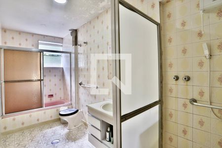 Apartamento à venda com 129m², 2 quartos e 1 vaga Apartamento à venda com 129m², 2 quartos e 1 vagaBanheiro
