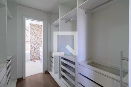 Apartamento à venda com 262m², 4 quartos e 3 vagas Apartamento à venda com 262m², 4 quartos e 3 vagasCloset da suíte 3