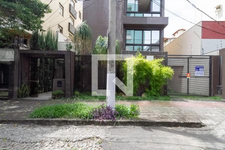 Apartamento à venda com 262m², 4 quartos e 3 vagas Apartamento à venda com 262m², 4 quartos e 3 vagasFachada