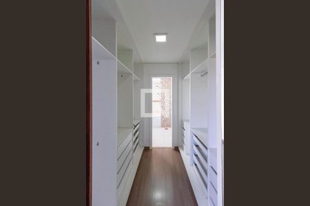 Apartamento à venda com 262m², 4 quartos e 3 vagas Apartamento à venda com 262m², 4 quartos e 3 vagasCloset da suíte 3