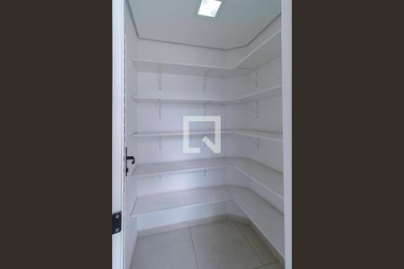 Apartamento à venda com 262m², 4 quartos e 3 vagas Apartamento à venda com 262m², 4 quartos e 3 vagasDespensa