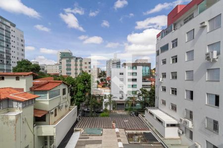 Apartamento à venda com 262m², 4 quartos e 3 vagas Apartamento à venda com 262m², 4 quartos e 3 vagasVista da suíte 3