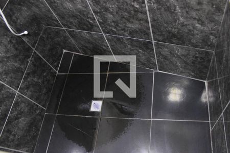 Casa à venda com 180m², 4 quartos e 2 vagasBanheiro 2