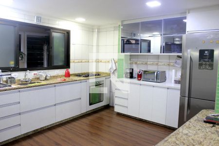 Casa à venda com 180m², 4 quartos e 2 vagasCozinha