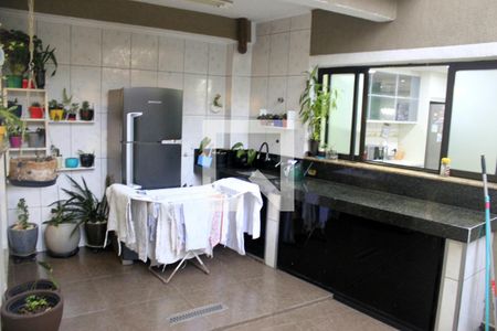 Casa à venda com 180m², 4 quartos e 2 vagasÁrea de Serviço