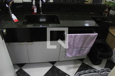 Casa à venda com 180m², 4 quartos e 2 vagasBanheiro da Suíte