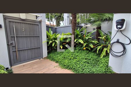 Casa à venda com 486m², 4 quartos e 4 vagas Casa à venda com 486m², 4 quartos e 4 vagasEntrada