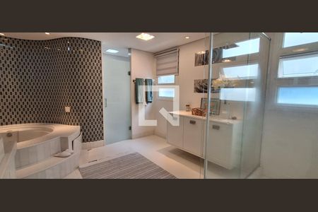 Casa à venda com 486m², 4 quartos e 4 vagas Casa à venda com 486m², 4 quartos e 4 vagasBanheiro Suíte Master
