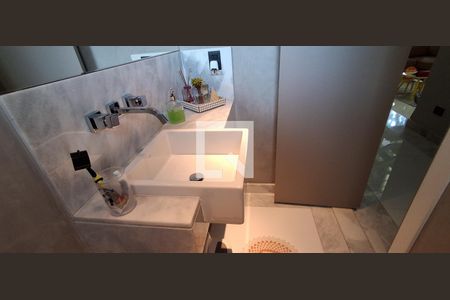 Casa à venda com 486m², 4 quartos e 4 vagas Casa à venda com 486m², 4 quartos e 4 vagasLavabo