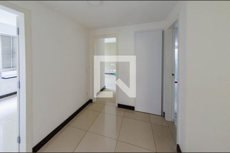 Apartamento para alugar com 150m², 4 quartos e 2 vagas Apartamento para alugar com 150m², 4 quartos e 2 vagasCorredor