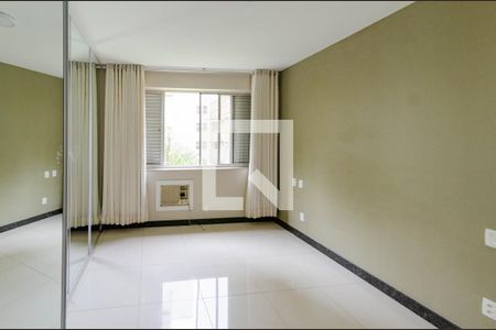 Apartamento para alugar com 150m², 4 quartos e 2 vagas Apartamento para alugar com 150m², 4 quartos e 2 vagasSuíte