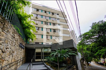 Apartamento para alugar com 150m², 4 quartos e 2 vagas Apartamento para alugar com 150m², 4 quartos e 2 vagasFachada