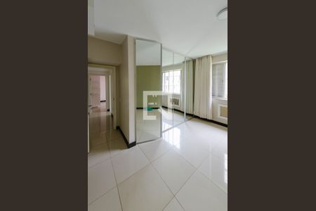 Apartamento para alugar com 150m², 4 quartos e 2 vagas Apartamento para alugar com 150m², 4 quartos e 2 vagasSuíte