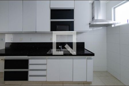Apartamento para alugar com 150m², 4 quartos e 2 vagas Apartamento para alugar com 150m², 4 quartos e 2 vagasCozinha