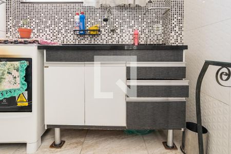 Apartamento à venda com 48m², 2 quartos e sem vaga Apartamento à venda com 48m², 2 quartos e sem vagaCozinha - Armários