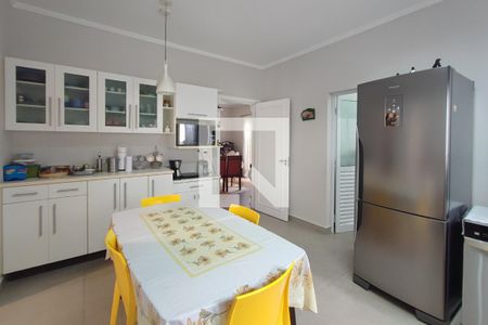 Casa de condomínio à venda com 300m², 3 quartos e 4 vagas Casa de condomínio à venda com 300m², 3 quartos e 4 vagasCozinha