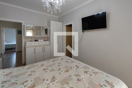 Casa de condomínio à venda com 300m², 3 quartos e 4 vagas Casa de condomínio à venda com 300m², 3 quartos e 4 vagasQuarto Suíte 2