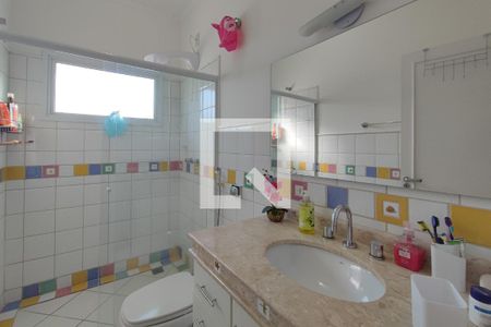 Casa de condomínio à venda com 300m², 3 quartos e 4 vagas Casa de condomínio à venda com 300m², 3 quartos e 4 vagasBanheiro Suíte 3