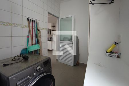 Casa de condomínio à venda com 300m², 3 quartos e 4 vagas Casa de condomínio à venda com 300m², 3 quartos e 4 vagasÁrea de Serviço