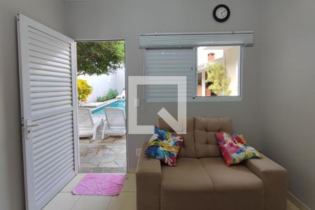 Casa de condomínio à venda com 300m², 3 quartos e 4 vagas Casa de condomínio à venda com 300m², 3 quartos e 4 vagasEscritório 2