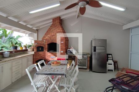 Casa de condomínio à venda com 300m², 3 quartos e 4 vagas Casa de condomínio à venda com 300m², 3 quartos e 4 vagasÁrea gourmet