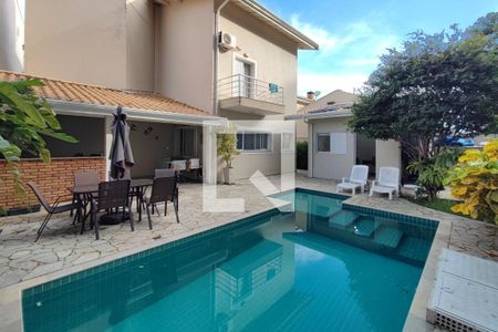 Casa de condomínio à venda com 300m², 3 quartos e 4 vagas Casa de condomínio à venda com 300m², 3 quartos e 4 vagasQuintal - Piscinha