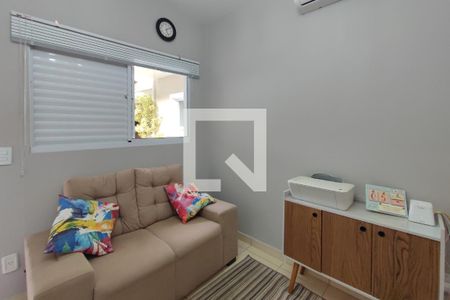 Casa de condomínio à venda com 300m², 3 quartos e 4 vagas Casa de condomínio à venda com 300m², 3 quartos e 4 vagasEscritório 2