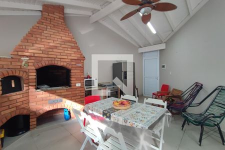 Casa de condomínio à venda com 300m², 3 quartos e 4 vagas Casa de condomínio à venda com 300m², 3 quartos e 4 vagasÁrea gourmet