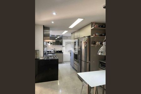 Apartamento à venda com 241m², 3 quartos e 3 vagas