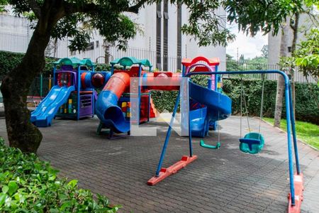 Apartamento à venda com 362m², 4 quartos e 4 vagas