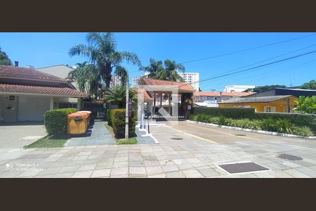 Casa à venda com 148m², 3 quartos e 2 vagas Casa à venda com 148m², 3 quartos e 2 vagasFachada